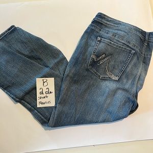 22w short Maurices Jeans